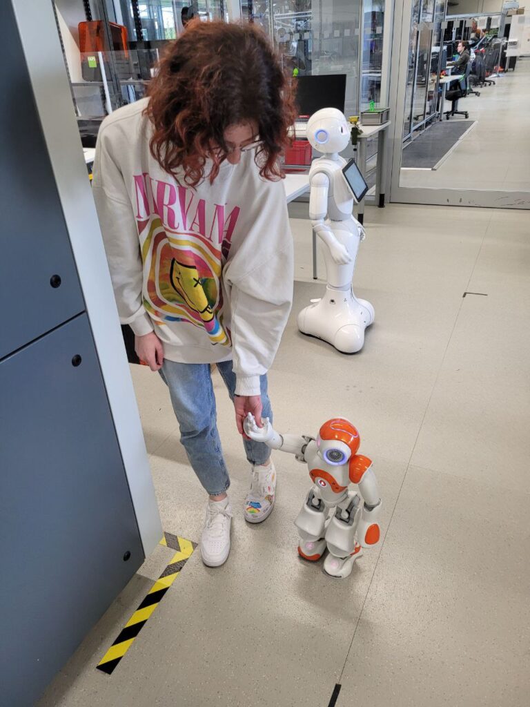 Girls’ Day at the TechFak and at the FAPS Chair